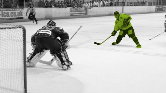 Hockey Breakaway W Green Copy (1)
